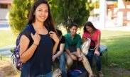 Imagen de estudiantes - ICFES mujer joven